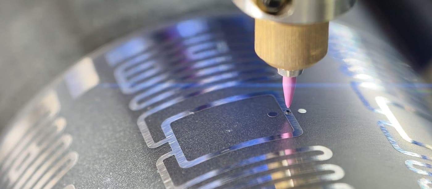 What Is RFID? How It Works, Frequencies, EPC and Choosing a Kit by Industry